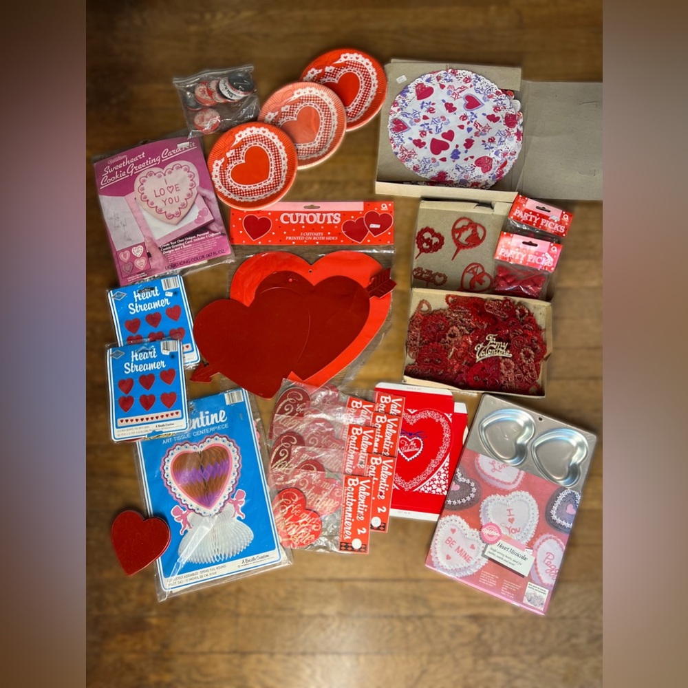 Vintage Valentine's Heart Party Decorations Assortment - Red